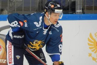 Hokejista odmítl duhový dres, rozpoutal skandál. Ministr zuří, poslankyně končí