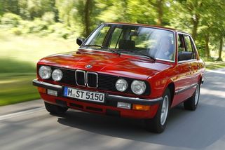 Půlstoletí řady 5: Pětkový Bavorák se během 7 generací stal ikonou, hlasujte o nejhezčí - Garáž.cz