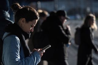 V 15 letech je vrhnou do „džungle“. Psychoanalytik o zákazu sociálních sítí - Seznam Zprávy