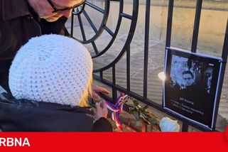 Sedmadvacetiletý Jiří Kotrla z Olomouce padl při obraně Ukrajiny. U orloje je pietní místo