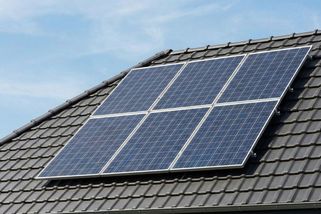 Fotovoltaiku, která utáhne klimatizaci celého rodinného domu lze už pořídit do 50 000 Kč