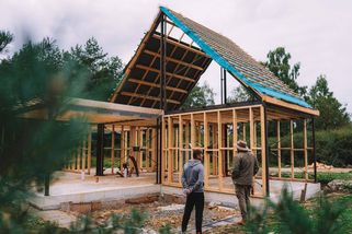 Farma Vojty Kotka jde do finále. Nedostavěný dům, divadlo v Kozárovicích a rozdělení diváci