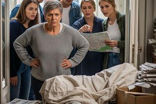 Dana (58): Dvacet let mi cizí lidé lezou až do obýváku. Sousedův byznys mi zničil domov - Médium.cz