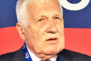 Klaus hájí Putina: bývalý prezident mluví o „obranné válce“ Ruska - Médium.cz