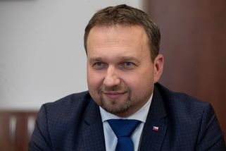 Jurečka nevidí prostor pro další zvýšení důchodů. Mimořádná valorizace ale bude nečekaně velká