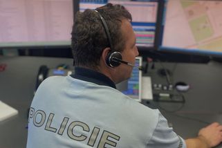 Muž čtrnáctkrát volal na tísňovou linku. Stěžoval si, že je mu smutno a zima - Novinky