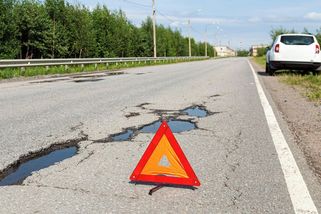 Pětimiliardová dotace na obnovu místních silnic měla mizivý přínos, uvedl NKÚ - Seznam Zprávy