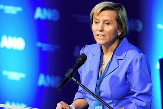 Senátorka Mračková Vildumetzová je ženou mnoha tváří