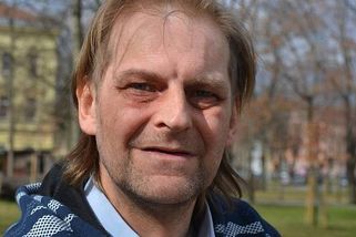 Přežil peklo. Tři čtvrtě roku ho ve vězení znásilňovali, teď se svěřil Deníku