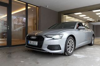 Autem až k obýváku. V Praze se prodává bydlení s autovýtahem - Novinky