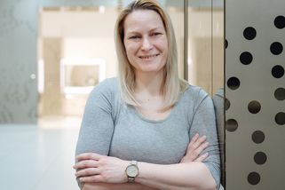 Proměna čtenářky Hanky: Kadeřníkovi dala volnou ruku a z blondýnky se stala šmrncovní zrzka! - Proženy.cz