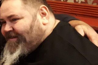 Vážil 219 kilo a po kolapsu ho ani nechtěli oživovat: Morbidně obézní muž shodil 139 kg a je k nepoznání - Super.cz