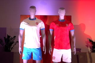 Výtky k českému dresu: Věnoval mu výrobce vůbec péči? Vypadá jako z roku 1960 - Sport.cz