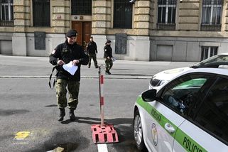 Detaily o razii na generálním štábu. Policie sledovala tajnou hru o zakázky - Seznam Zprávy