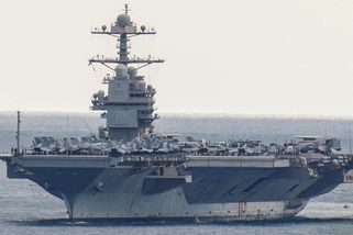 Největší letadlová loď na světě nečekaně opouští Krétu a míří do Chorvatska - Novinky