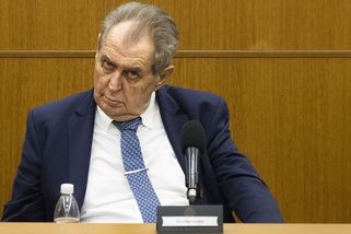 Zemanovo veto dopadlo na nejzranitelnější - Seznam Zprávy