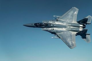 Ztracen v akci. Elitní jednotky USA po těžké přestřelce zachránily pilota sestřeleného v Íránu