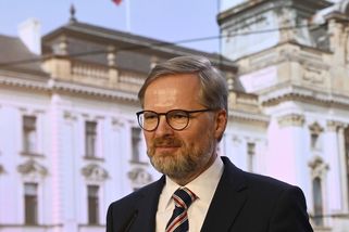 Fialovi bude radit tým čtrnácti poradců - Novinky