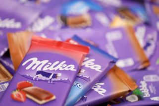Čokoláda Milka se stala fialovou před 125 lety, krávu obarvila až později - Seznam Zprávy