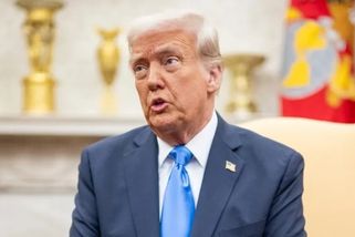 Navrátíme Írán do doby kamenné, řekl Trump. Válka pro tuto chvíli pokračuje