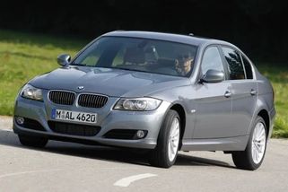 Autobazar slíbil požadovanou cenu, na místě nabídl půlku. Další trik by určitě zkusil hned zítra