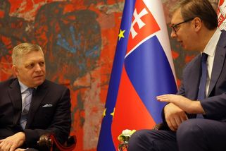 Vučić i Fico měli problémy dostat se do Moskvy, některé země jim zamítly přelet - Novinky