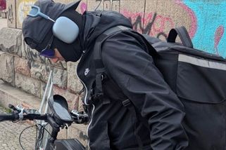 Baterie z elektrokola vážně zranila chlapce v Praze. Cyklista odjel, hledá ho policie - Novinky