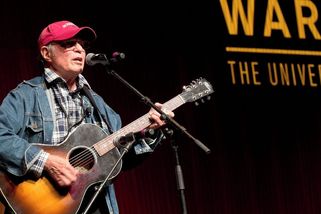 Zemřel zpěvák Country Joe McDonald - Novinky