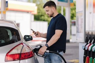 Benzin v ČR je po skoro dvou letech opět za 40 korun - Seznam Zprávy