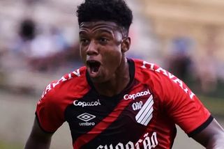 SportWin » Fotbal » Už je v Praze. Sparta je krůček od podpisu drahé posily, která má oživit křídlo