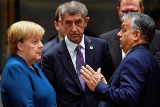 Udivená Merkelová čekala útok, český "hrdina" ale mlčel. Jak se Babiš zapsal ve světě