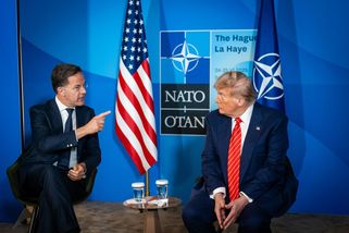 Šéf NATO Rutte bude jednat s Trumpem o odstupu USA...