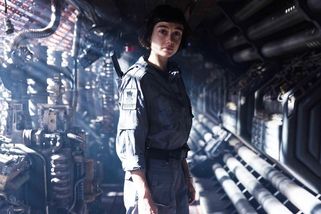 Recenze: Vetřelec vraždí na Zemi. Nový sci-fi seriál přináší skvělé nápady - Seznam Zprávy