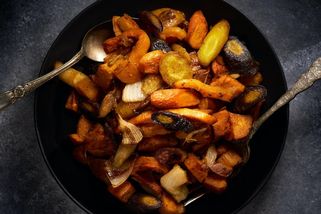 Ohřívané není nikdy dobré. To ovšem neplatí u pečené zeleniny. Jak ji ohřát, aby byla krásně křupavá