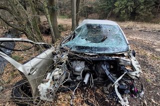 Vrak v Oderských vrších stále hyzdí přírodu. Může za to zákon, říkají silničáři - Novinky