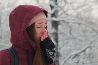 MAPA: Studená fronta přechází přes Česko. ČHMÚ ukázal, kde mráz bude nejhorší
