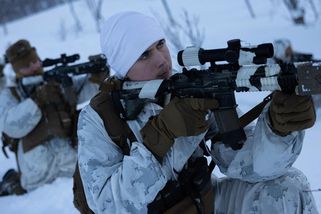 Vyslání vojáků na Ukrajinu bylo téma. Macrona kritizuje opozice i experti - Seznam Zprávy