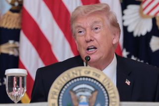 Trump si myslí, že Hormuzský průliv se podaří otevřít velmi brzy, chce pomoc - Seznam Zprávy
