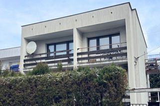 Všechny budovy, které nejsou bezemisní, se údajně mají bourat. Zjistili jsme, co se na Čechy chystá