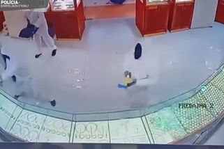 Lupiči v bílých mundúrech vyplenili klenotnictví v Bratislavě. Jejich řádění zachytila kamera - Novinky