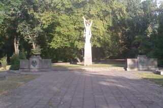 Pomník rudoarmějce nebude obnoven, Rusko nemá právo vměšovat se do našich záležitostí - Médium.cz