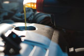 Olej v motoru ubývá a je to přirozené - Portál řidiče