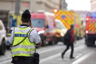 V Opatovské ulici v Praze někdo zřejmě výbušninou poškodil dva bankomaty - Seznam Zprávy