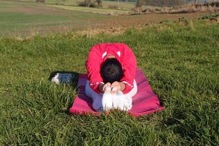 O józe vážně i nevážně, ale vždy s láskou. Párová jóga - Médium.cz