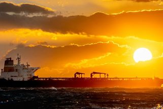 Ukrajinská stopa v Libyi? Report naznačuje útok dronem na ruskou „stínovou flotilu“