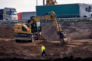 Stavební firmy zasáhla drahá nafta. Některé projekty může na čas zastavit - Novinky