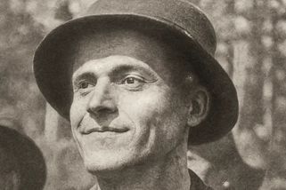 Josef Bek: miláček národa a nenapravitelný sukničkář, který sváděl kolegyně i na jevišti - Médium.cz