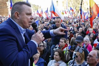 Politolog k Rajchlově demonstraci: Ztrácí půdu pod nohama. Kvůli Babišovi - Novinky