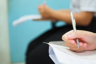 Kvíz: Dostali byste české občanství? Otázky, které musí zvládnout cizinci, ale mají s nimi někdy problém i Češi