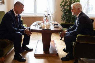 Babiš, Okamura a Macinka jdou za Pavlem. V pozadí bublá mocenský konflikt - Seznam Zprávy